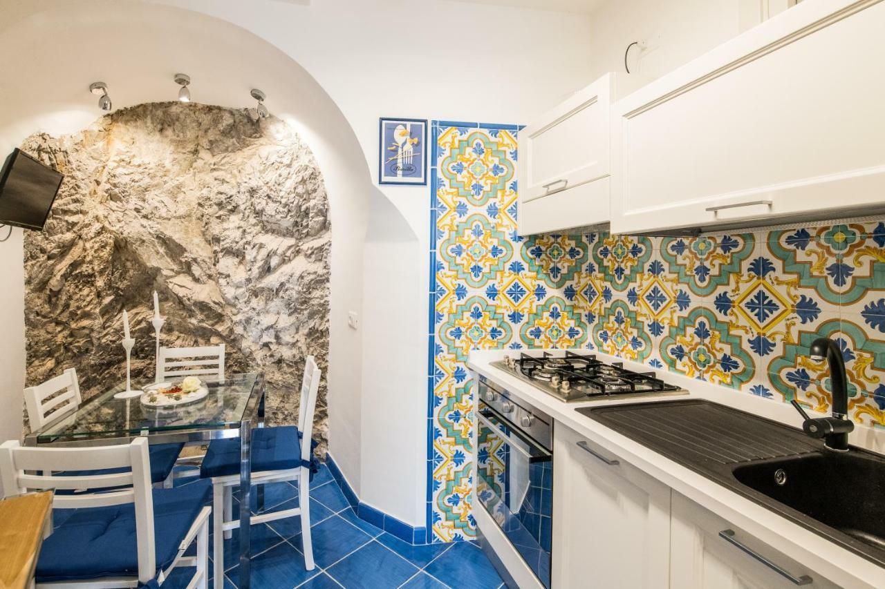 Suite Picasso Амальфи Экстерьер фото